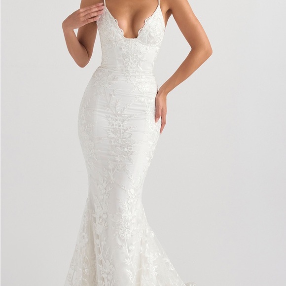 House of CB ‘SOLENE’ Bridal Gown + ‘SIMONE’ Viel - Picture 12 of 15